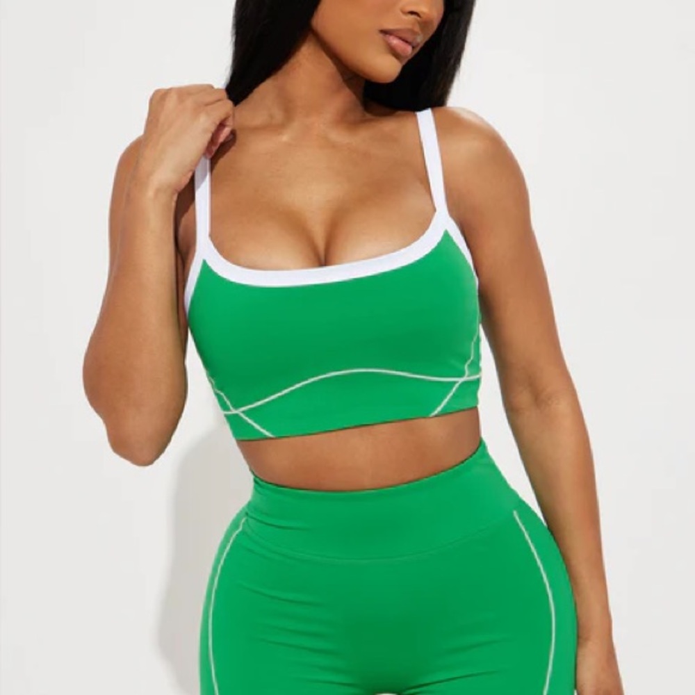 NWT fashion nova Sports Bra